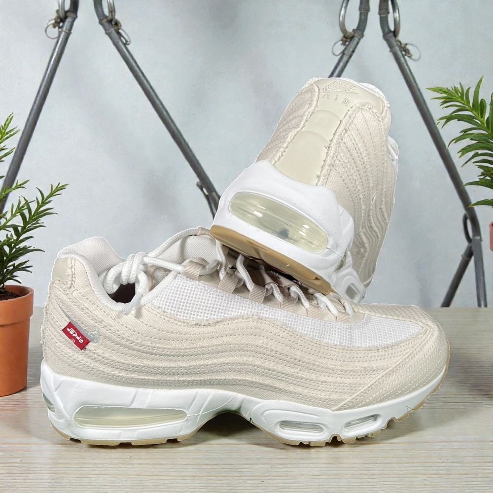 Levi's x Nike Air Max 95 OG Light Orewood Brown Men's 10.5 HM4743-100 New - Picture 2 of 8